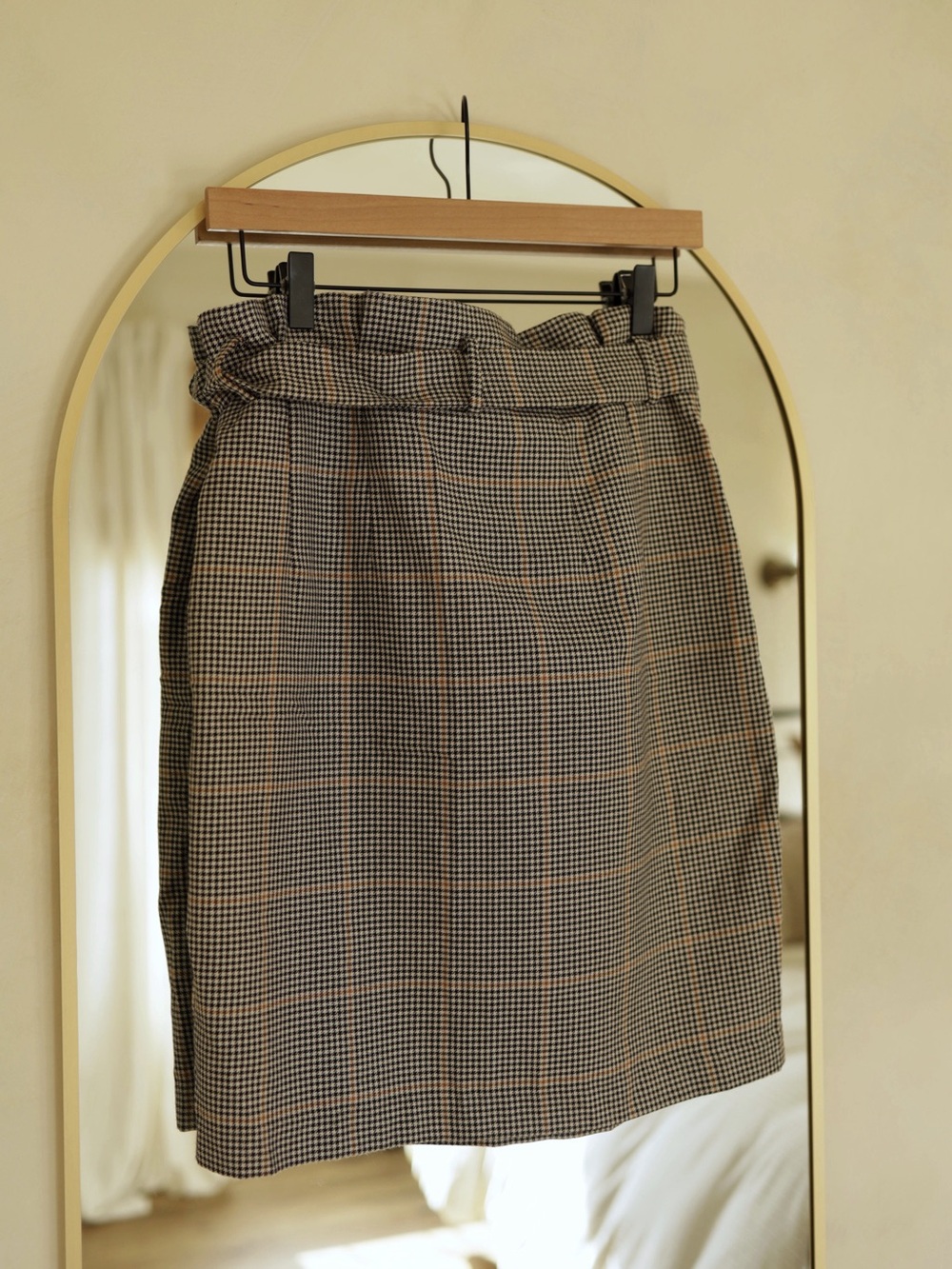 Plaid Knee Length Skirt - Picture 4 of 6